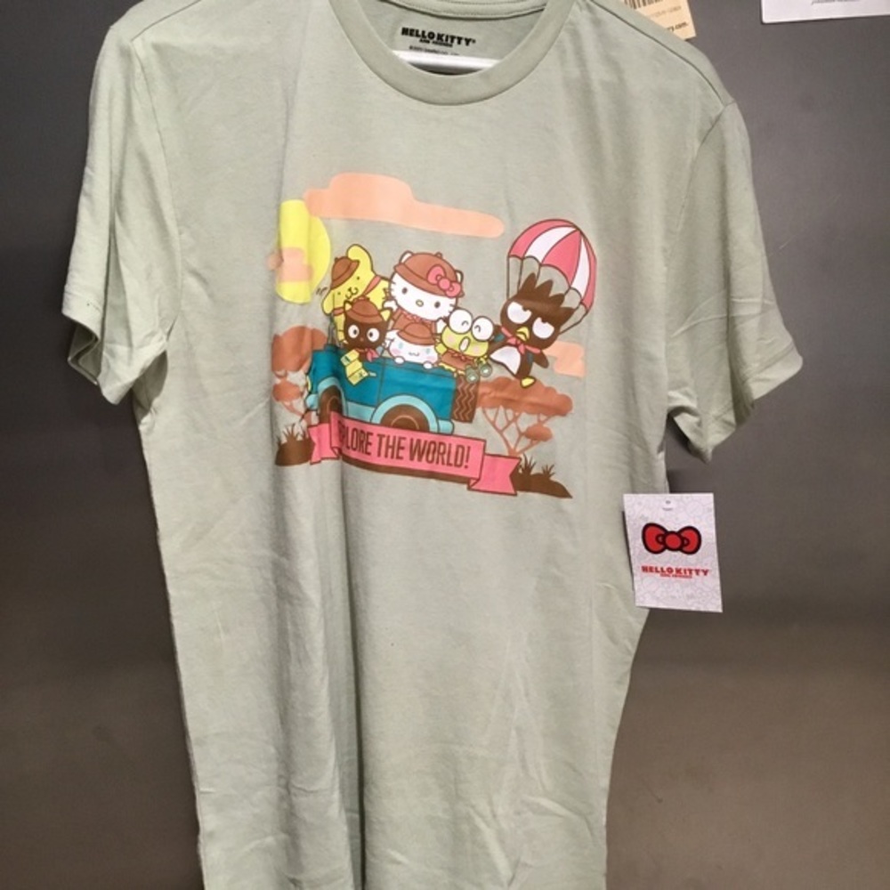 Hello Kitty & friends graphic tee size Medium NWT Explore The World - Picture 3 of 5
